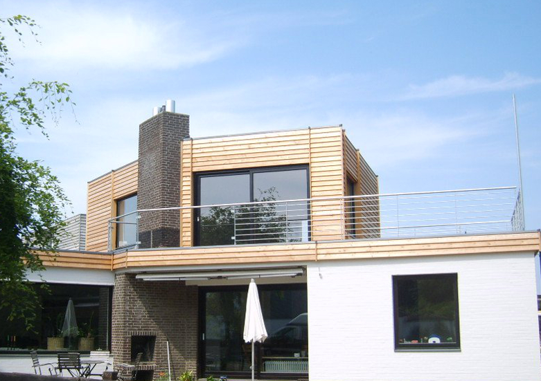 Fassade mit Lärchenholzbekleidung